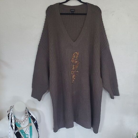 2 Torrid Sweaters Size 6X - Picture 10 of 16